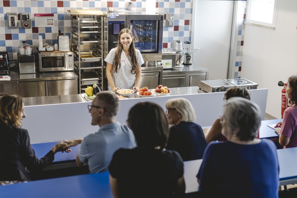Corso di cucina di gruppo con dietista